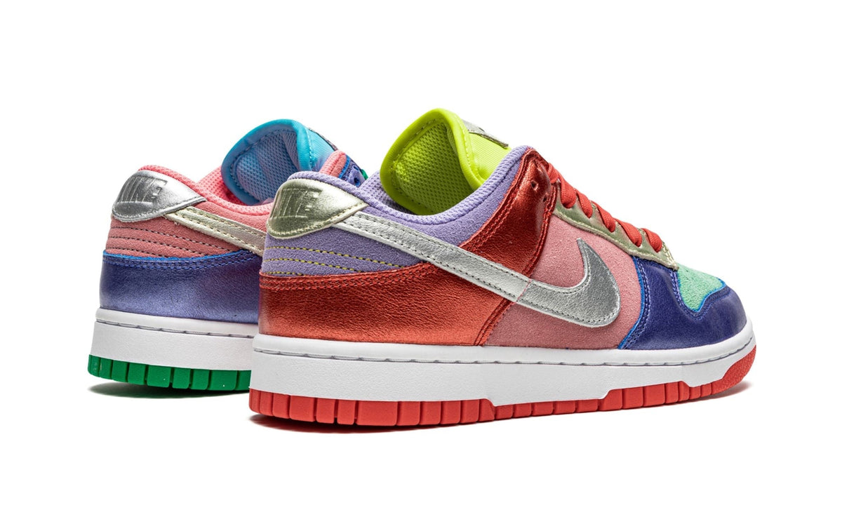 NIKE DUNK LOW SUNSET PULSE (W)