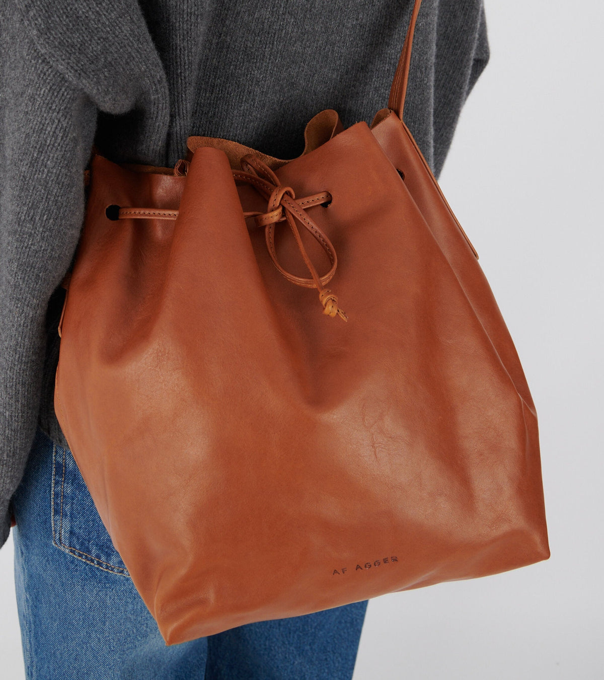 Full Grain Leather Bucket Bag Cognac